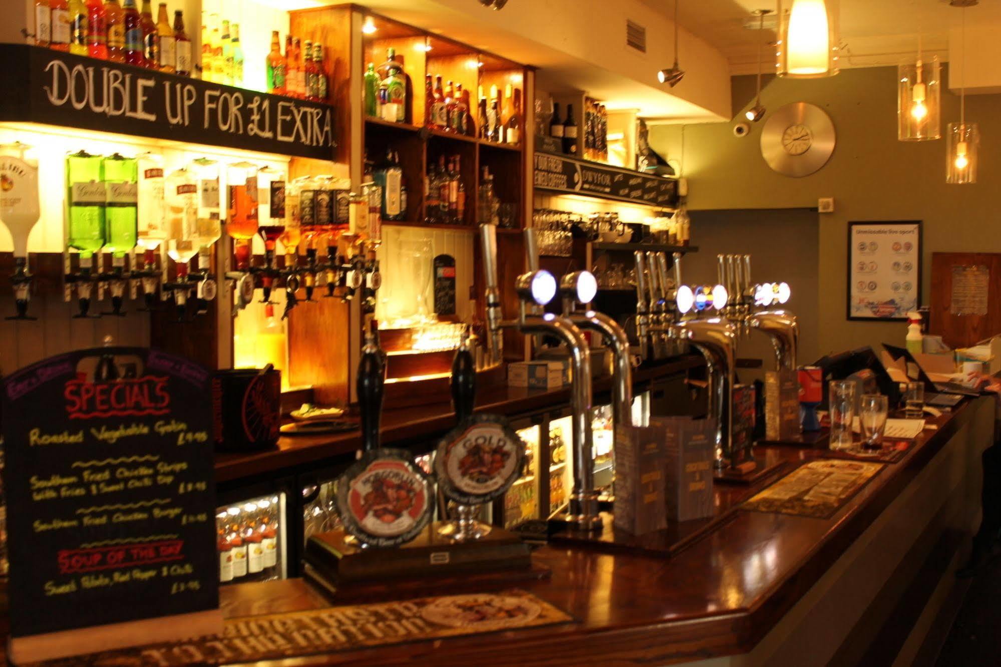 The Menai Hotel And Bar 뱅거 외부 사진